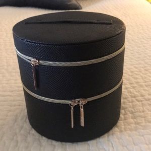 Cosmetic bag